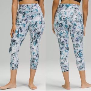 Lululemon Align Floral High Rise Crop Women’s Size 6• NEW WITH  OUT TAGS •